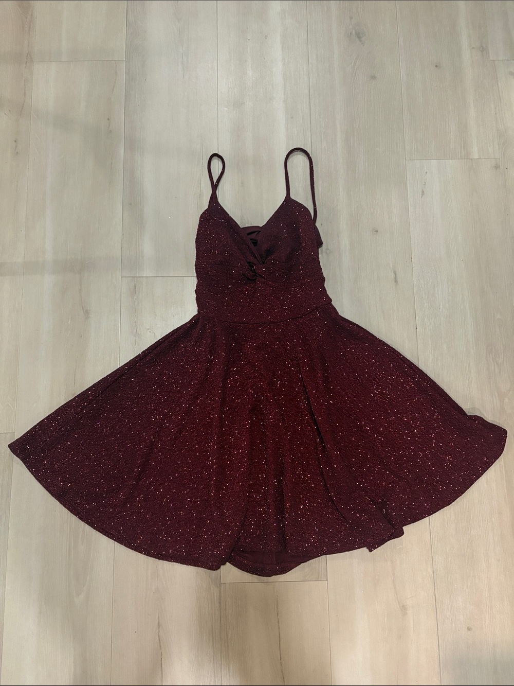 Windsor Homecoming Dress Burgundy Sparkle Twist Neckline Dress - Small